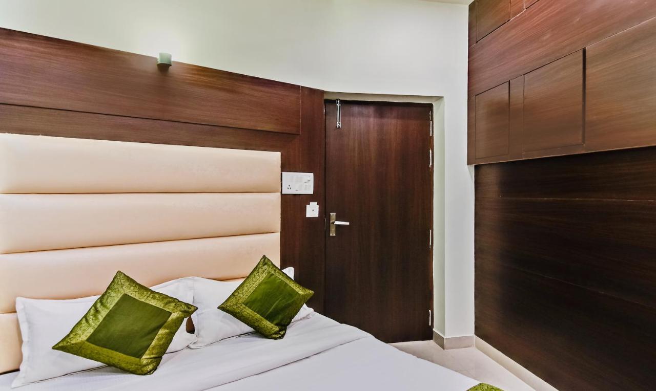Treebo Resto- Near Lucknow Railway Station Hotell Eksteriør bilde