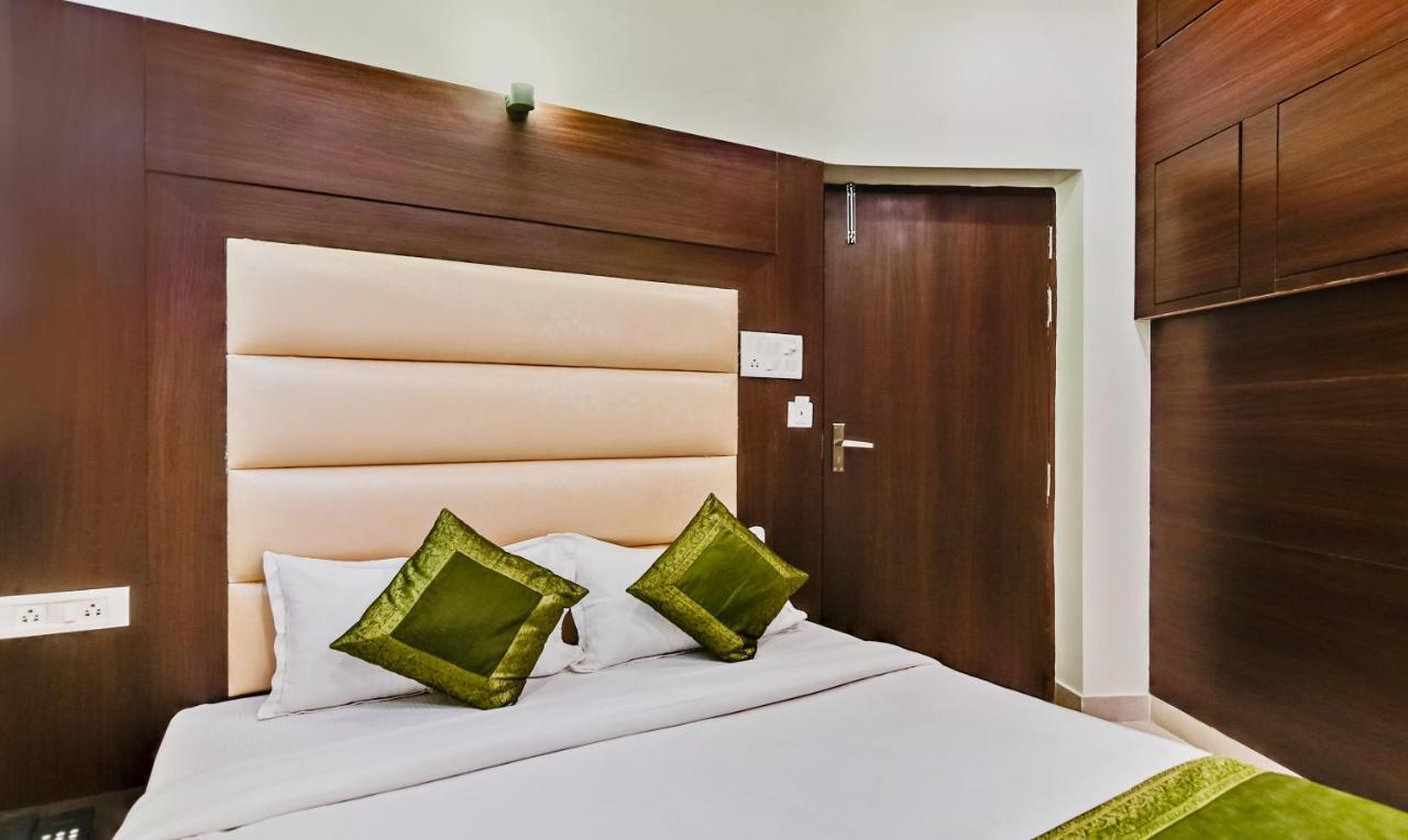 Treebo Resto- Near Lucknow Railway Station Hotell Eksteriør bilde