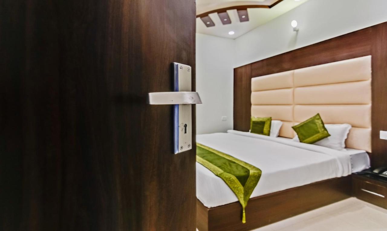 Treebo Resto- Near Lucknow Railway Station Hotell Eksteriør bilde