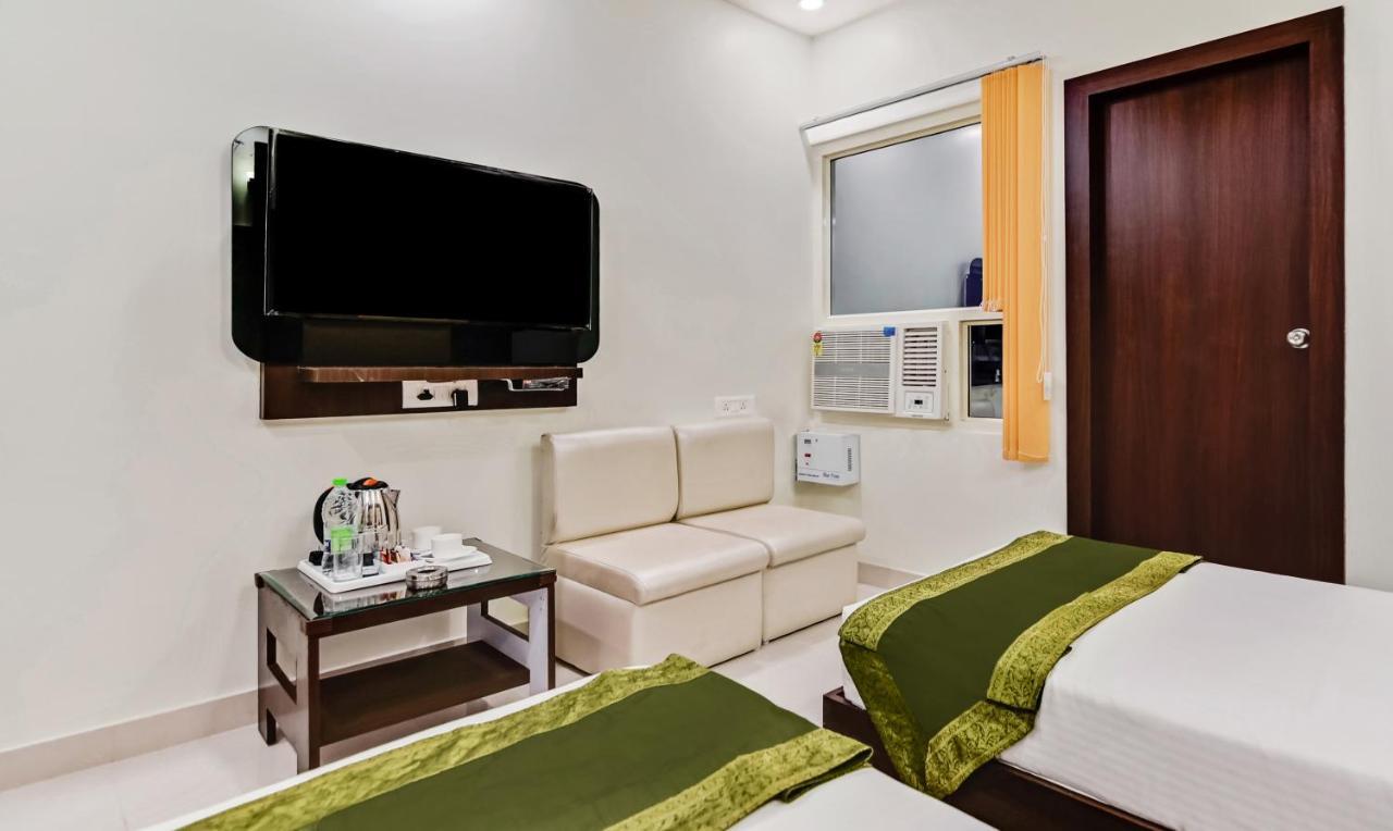 Treebo Resto- Near Lucknow Railway Station Hotell Eksteriør bilde